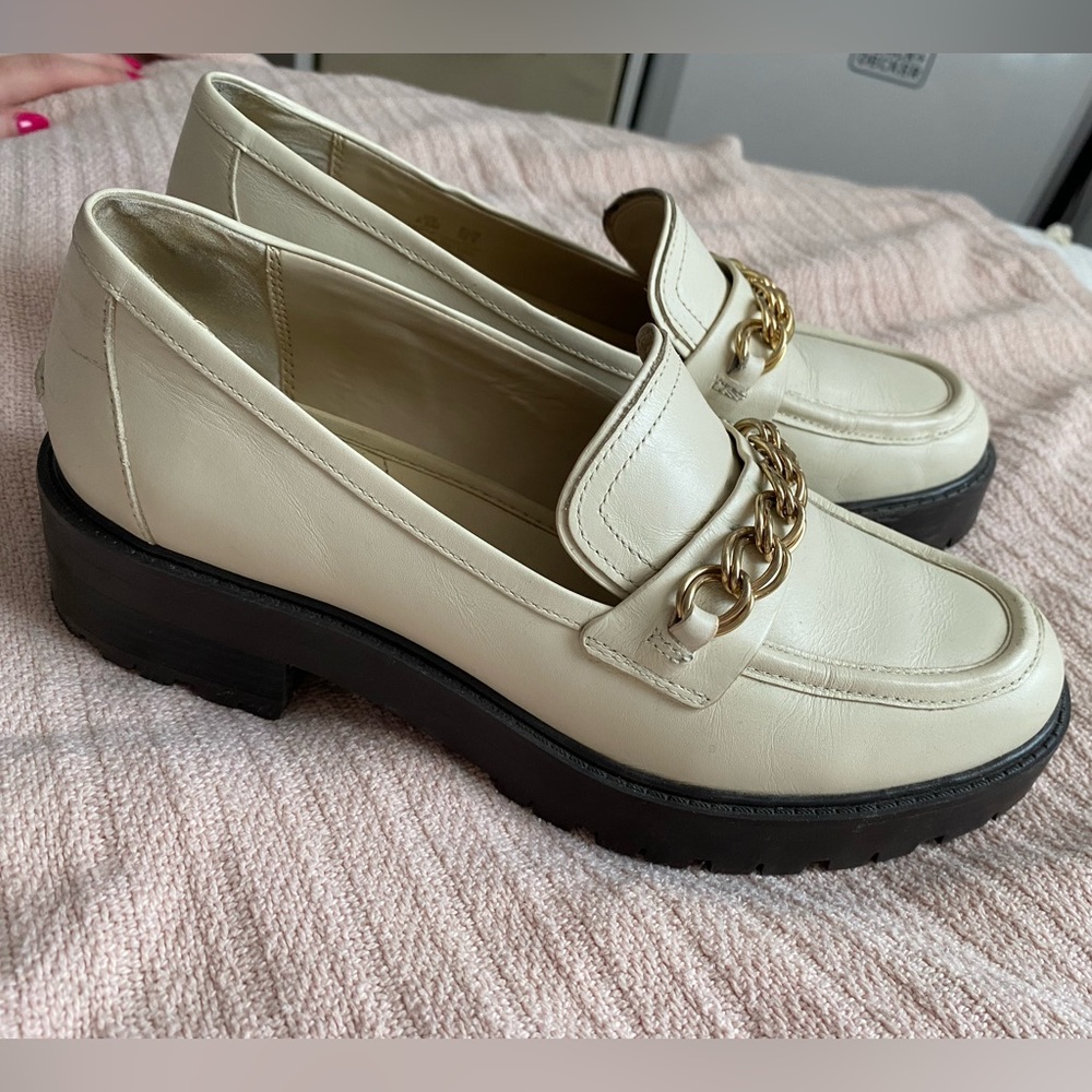 Sam Edelman Taelor Lug Sole White Leather Loafer size 8.5 with Gold Hardware